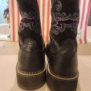 Ariat roppers